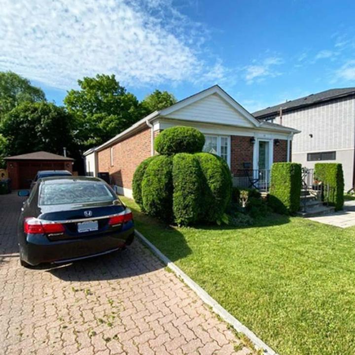 Grounds-keeping Toronto